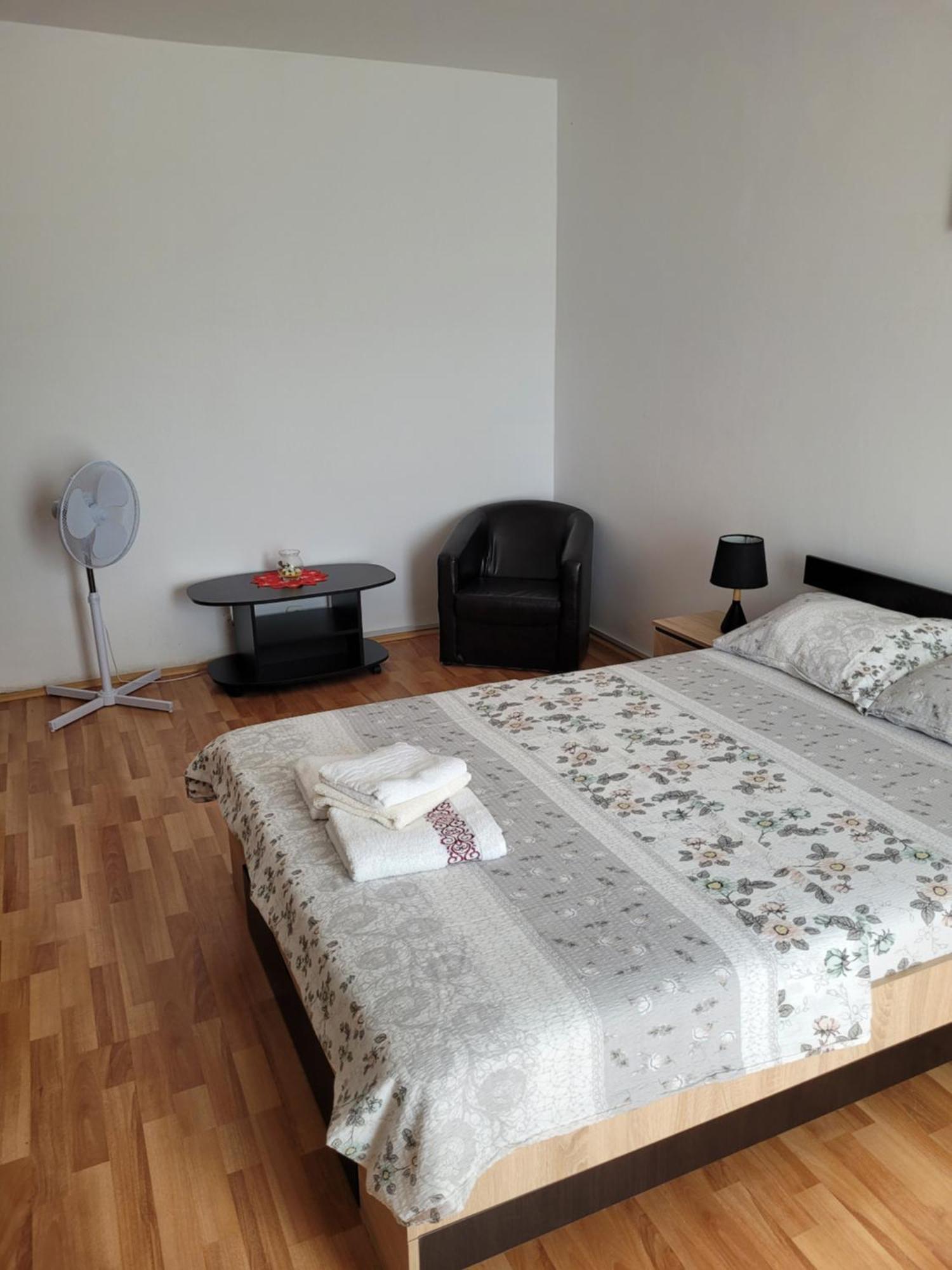 Apartament Yrm Apartment Сигишоара Екстериор снимка